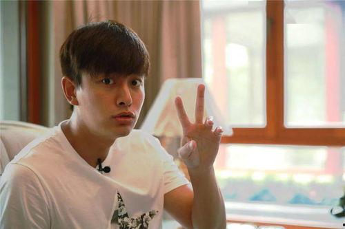 吃瓜彩虹表弟视频,趣味横生的欢乐时光