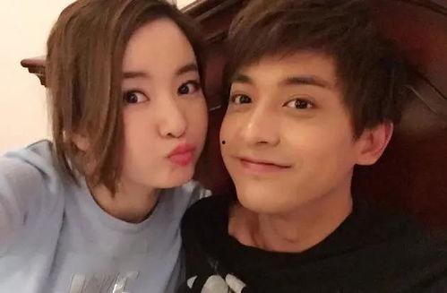 吃瓜明星夫妇小说,明星夫妇的甜蜜秘闻