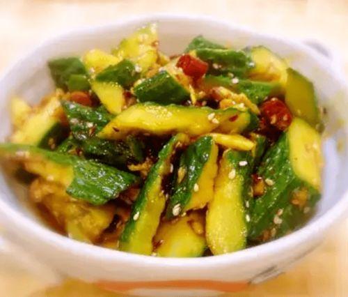 在家吃瓜自拍,自拍记录生活点滴