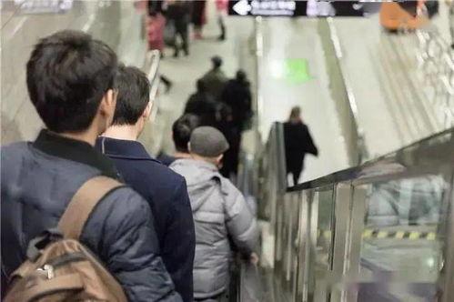 吃瓜背后的偏见,揭秘网络舆论背后的心理真相