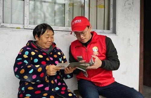 路边吃瓜群众李女士