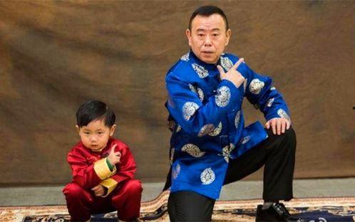 姥爷吃瓜潘长江,一场欢乐的夏日时光