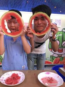 开怀大笑吃瓜,一场欢乐的吃瓜盛宴